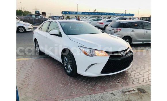 Nunua Imported Toyota Camry Nyeupe Gari ndani ya Import - Dubai nchini Uganda Nunua Imported Toyota Camry Nyeupe Gari ndani ya Import - Dubai nchini Uganda