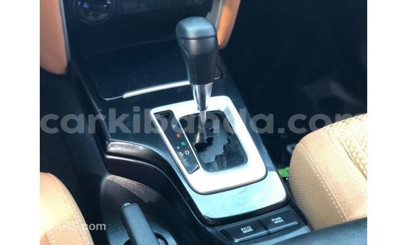 Acheter Import Voiture Toyota Fortuner Blanc à Import - Dubai, Ouganda Acheter Import Voiture Toyota Fortuner Blanc à Import - Dubai, Ouganda