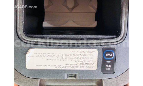 Acheter Import Voiture Toyota Prado Noir à Import - Dubai, Ouganda Acheter Import Voiture Toyota Prado Noir à Import - Dubai, Ouganda