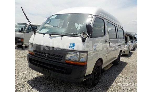 Acheter Import Voiture Toyota Hiace Blanc à Import - Dubai, Ouganda Acheter Import Voiture Toyota Hiace Blanc à Import - Dubai, Ouganda