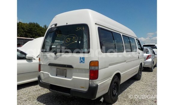 Acheter Import Voiture Toyota Hiace Blanc à Import - Dubai, Ouganda Acheter Import Voiture Toyota Hiace Blanc à Import - Dubai, Ouganda