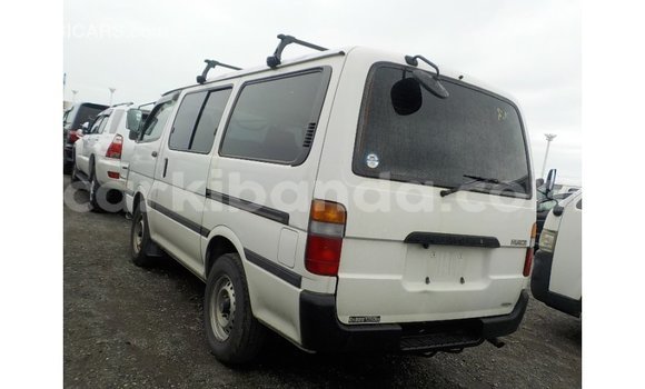 Acheter Import Voiture Toyota Hiace Blanc à Import - Dubai, Ouganda Acheter Import Voiture Toyota Hiace Blanc à Import - Dubai, Ouganda