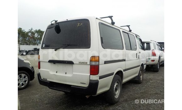 Acheter Import Voiture Toyota Hiace Blanc à Import - Dubai, Ouganda Acheter Import Voiture Toyota Hiace Blanc à Import - Dubai, Ouganda