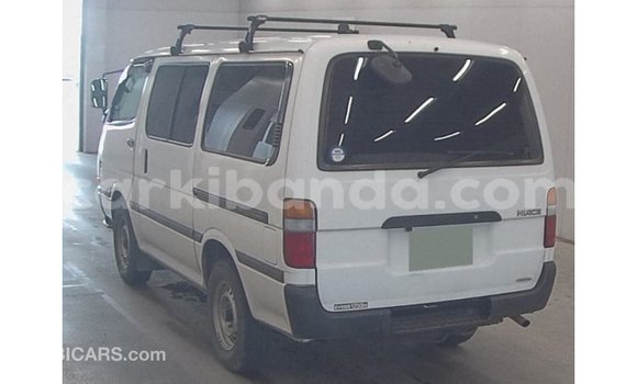 Acheter Import Voiture Toyota Hiace Blanc à Import - Dubai, Ouganda Acheter Import Voiture Toyota Hiace Blanc à Import - Dubai, Ouganda