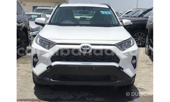 Nunua Imported Toyota 4Runner Nyeupe Gari ndani ya Import - Dubai nchini Uganda Nunua Imported Toyota 4Runner Nyeupe Gari ndani ya Import - Dubai nchini Uganda