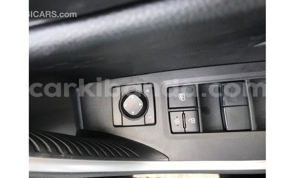 Nunua Imported Toyota 4Runner Nyeupe Gari ndani ya Import - Dubai nchini Uganda Nunua Imported Toyota 4Runner Nyeupe Gari ndani ya Import - Dubai nchini Uganda