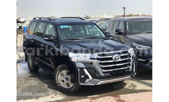 Nunua Imported Toyota Land Cruiser Nyeusi Gari ndani ya Import - Dubai nchini Uganda Nunua Imported Toyota Land Cruiser Nyeusi Gari ndani ya Import - Dubai nchini Uganda