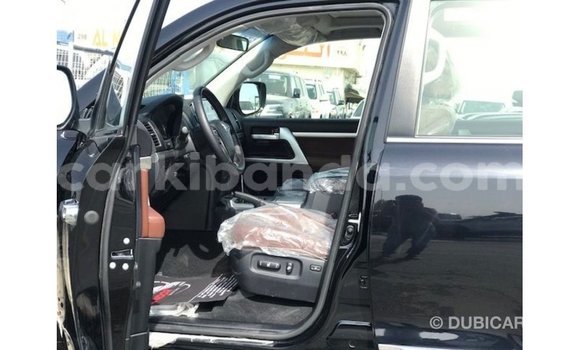 Nunua Imported Toyota Land Cruiser Nyeusi Gari ndani ya Import - Dubai nchini Uganda Nunua Imported Toyota Land Cruiser Nyeusi Gari ndani ya Import - Dubai nchini Uganda