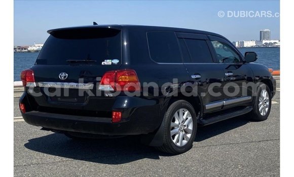 Nunua Imported Toyota Land Cruiser Nyeusi Gari ndani ya Import - Dubai nchini Uganda Nunua Imported Toyota Land Cruiser Nyeusi Gari ndani ya Import - Dubai nchini Uganda