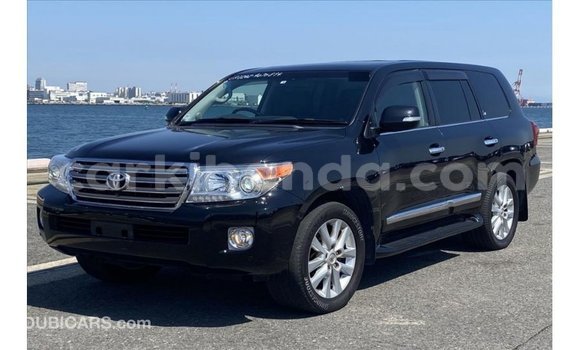 Nunua Imported Toyota Land Cruiser Nyeusi Gari ndani ya Import - Dubai nchini Uganda Nunua Imported Toyota Land Cruiser Nyeusi Gari ndani ya Import - Dubai nchini Uganda