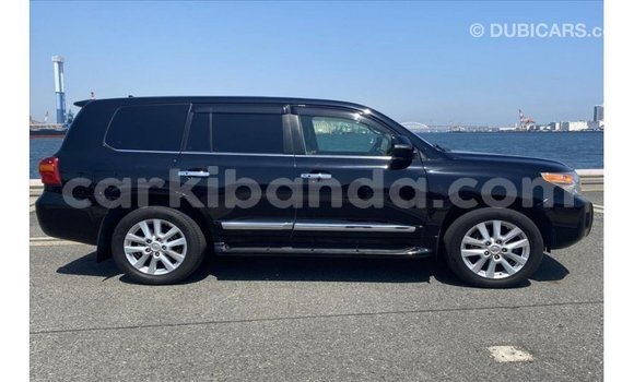 Nunua Imported Toyota Land Cruiser Nyeusi Gari ndani ya Import - Dubai nchini Uganda Nunua Imported Toyota Land Cruiser Nyeusi Gari ndani ya Import - Dubai nchini Uganda
