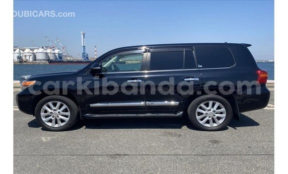 Nunua Imported Toyota Land Cruiser Nyeusi Gari ndani ya Import - Dubai nchini Uganda Nunua Imported Toyota Land Cruiser Nyeusi Gari ndani ya Import - Dubai nchini Uganda