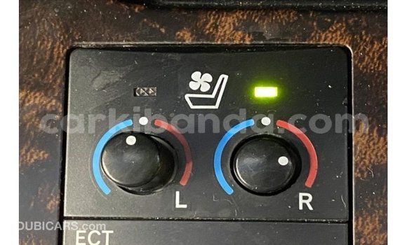 Nunua Imported Toyota Land Cruiser Nyeusi Gari ndani ya Import - Dubai nchini Uganda Nunua Imported Toyota Land Cruiser Nyeusi Gari ndani ya Import - Dubai nchini Uganda