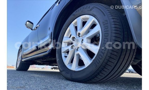 Nunua Imported Toyota Land Cruiser Nyeusi Gari ndani ya Import - Dubai nchini Uganda Nunua Imported Toyota Land Cruiser Nyeusi Gari ndani ya Import - Dubai nchini Uganda
