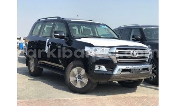 Nunua Imported Toyota Land Cruiser Nyeusi Gari ndani ya Import - Dubai nchini Uganda