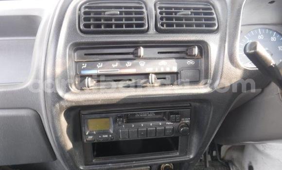 Acheter Occasion Utilitaire Suzuki Carry Blanc à Kampala, Ouganda Acheter Occasion Utilitaire Suzuki Carry Blanc à Kampala, Ouganda