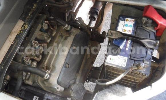 Acheter Occasion Utilitaire Suzuki Carry Blanc à Kampala, Ouganda Acheter Occasion Utilitaire Suzuki Carry Blanc à Kampala, Ouganda