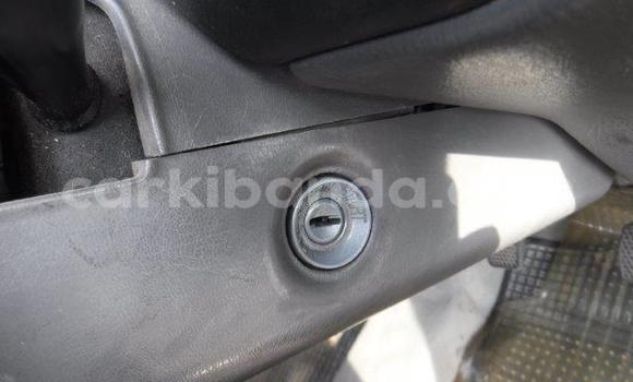 Acheter Occasion Utilitaire Suzuki Carry Blanc à Kampala, Ouganda Acheter Occasion Utilitaire Suzuki Carry Blanc à Kampala, Ouganda