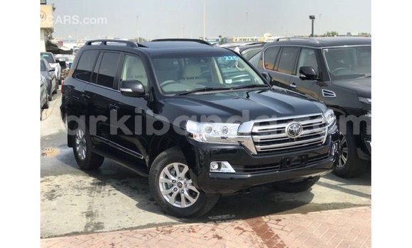 Acheter Import Voiture Toyota Land Cruiser Noir à Import - Dubai, Ouganda Acheter Import Voiture Toyota Land Cruiser Noir à Import - Dubai, Ouganda