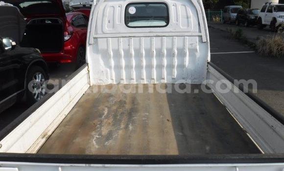 Acheter Occasion Utilitaire Suzuki Carry Blanc à Kampala, Ouganda Acheter Occasion Utilitaire Suzuki Carry Blanc à Kampala, Ouganda