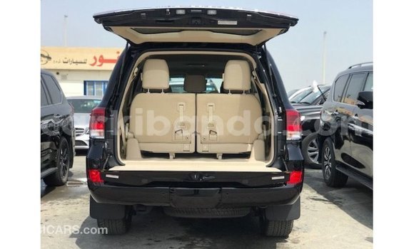 Acheter Import Voiture Toyota Land Cruiser Noir à Import - Dubai, Ouganda Acheter Import Voiture Toyota Land Cruiser Noir à Import - Dubai, Ouganda