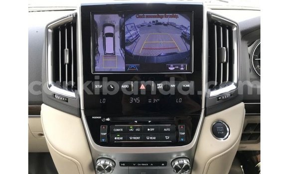 Acheter Import Voiture Toyota Land Cruiser Noir à Import - Dubai, Ouganda Acheter Import Voiture Toyota Land Cruiser Noir à Import - Dubai, Ouganda