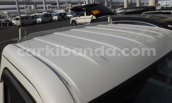 Acheter Occasion Utilitaire Suzuki Carry Blanc à Kampala, Ouganda Acheter Occasion Utilitaire Suzuki Carry Blanc à Kampala, Ouganda