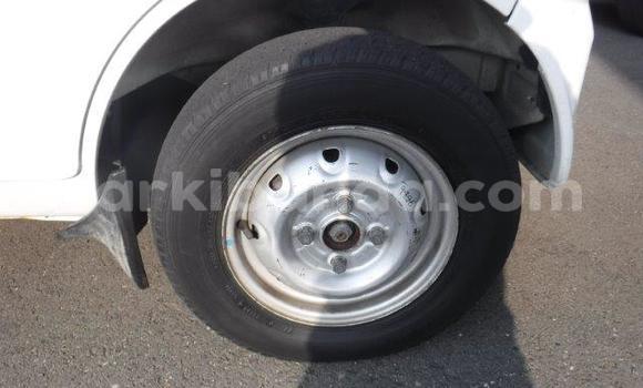 Acheter Occasion Utilitaire Suzuki Carry Blanc à Kampala, Ouganda Acheter Occasion Utilitaire Suzuki Carry Blanc à Kampala, Ouganda