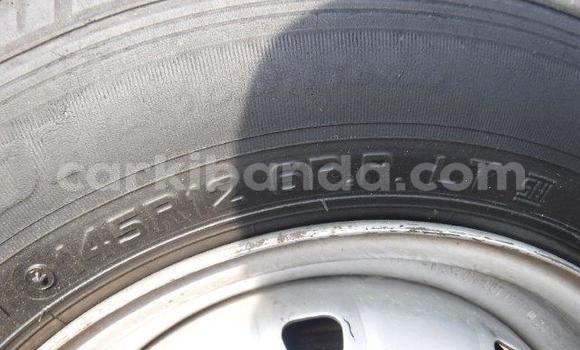 Acheter Occasion Utilitaire Suzuki Carry Blanc à Kampala, Ouganda Acheter Occasion Utilitaire Suzuki Carry Blanc à Kampala, Ouganda