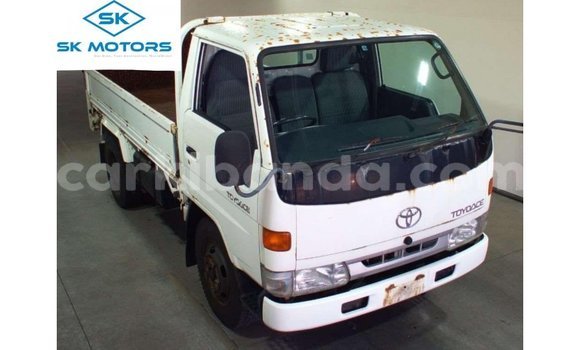 Acheter Import Voiture Toyota Dyna Blanc à Import - Dubai, Ouganda Acheter Import Voiture Toyota Dyna Blanc à Import - Dubai, Ouganda