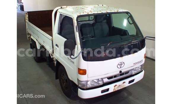Acheter Import Voiture Toyota Dyna Blanc à Import - Dubai, Ouganda Acheter Import Voiture Toyota Dyna Blanc à Import - Dubai, Ouganda
