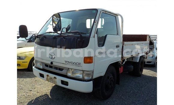 Acheter Import Voiture Toyota Dyna Blanc à Import - Dubai, Ouganda Acheter Import Voiture Toyota Dyna Blanc à Import - Dubai, Ouganda