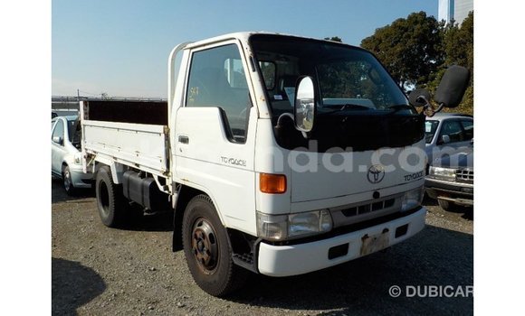 Acheter Import Voiture Toyota Dyna Blanc à Import - Dubai, Ouganda Acheter Import Voiture Toyota Dyna Blanc à Import - Dubai, Ouganda