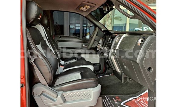 Acheter Import Voiture Ford Club Wagon Rouge à Import - Dubai, Ouganda Acheter Import Voiture Ford Club Wagon Rouge à Import - Dubai, Ouganda