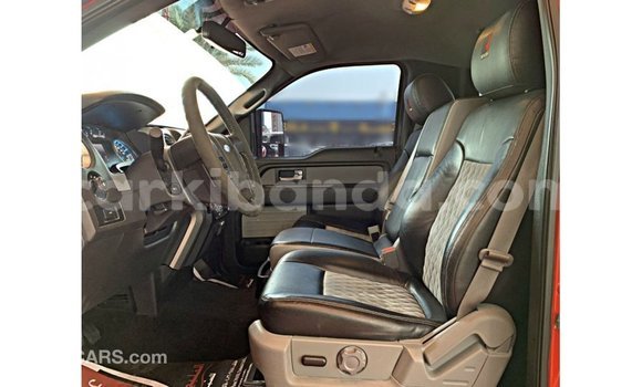 Acheter Import Voiture Ford Club Wagon Rouge à Import - Dubai, Ouganda Acheter Import Voiture Ford Club Wagon Rouge à Import - Dubai, Ouganda