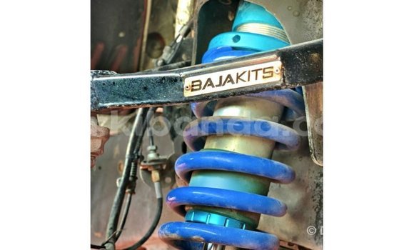 Acheter Import Voiture Ford Club Wagon Rouge à Import - Dubai, Ouganda Acheter Import Voiture Ford Club Wagon Rouge à Import - Dubai, Ouganda