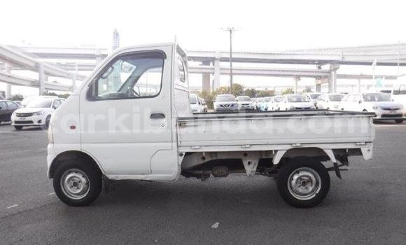 Acheter Occasion Utilitaire Suzuki Carry Blanc à Kampala, Ouganda Acheter Occasion Utilitaire Suzuki Carry Blanc à Kampala, Ouganda