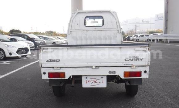 Acheter Occasion Utilitaire Suzuki Carry Blanc à Kampala, Ouganda Acheter Occasion Utilitaire Suzuki Carry Blanc à Kampala, Ouganda