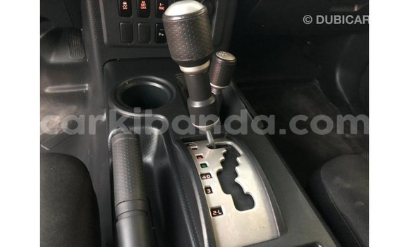 Nunua Imported Toyota FJ Cruiser Nyeupe Gari ndani ya Import - Dubai nchini Uganda Nunua Imported Toyota FJ Cruiser Nyeupe Gari ndani ya Import - Dubai nchini Uganda