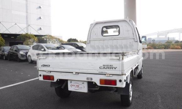 Acheter Occasion Utilitaire Suzuki Carry Blanc à Kampala, Ouganda Acheter Occasion Utilitaire Suzuki Carry Blanc à Kampala, Ouganda