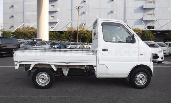 Acheter Occasion Utilitaire Suzuki Carry Blanc à Kampala, Ouganda Acheter Occasion Utilitaire Suzuki Carry Blanc à Kampala, Ouganda
