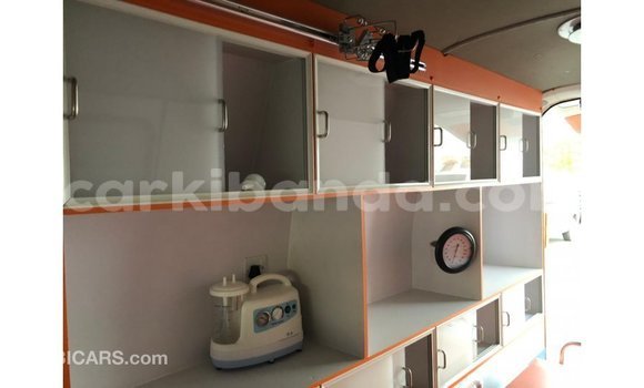 Gura Imported Toyota Hiace White Imodoka i Import - Dubai mu Uganda Gura Imported Toyota Hiace White Imodoka i Import - Dubai mu Uganda