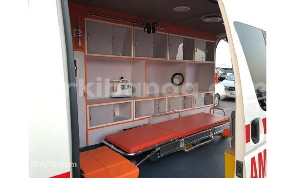 Gura Imported Toyota Hiace White Imodoka i Import - Dubai mu Uganda Gura Imported Toyota Hiace White Imodoka i Import - Dubai mu Uganda