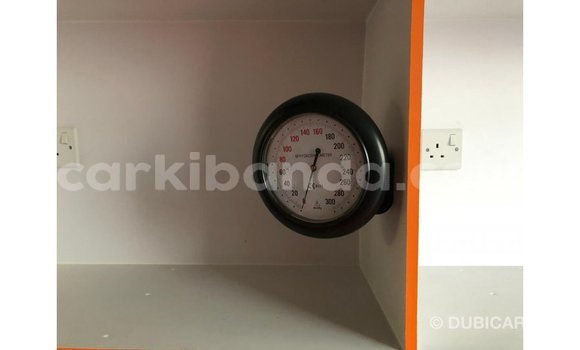 Gura Imported Toyota Hiace White Imodoka i Import - Dubai mu Uganda Gura Imported Toyota Hiace White Imodoka i Import - Dubai mu Uganda