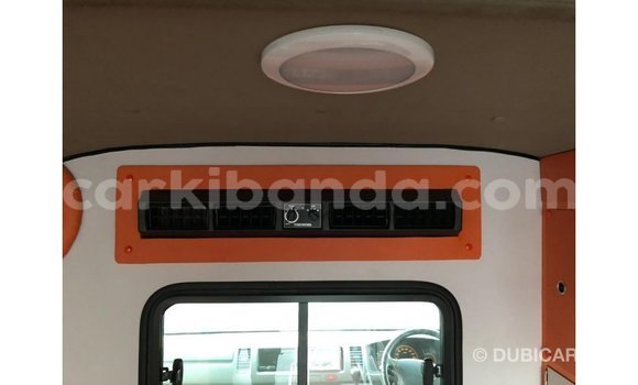 Gura Imported Toyota Hiace White Imodoka i Import - Dubai mu Uganda Gura Imported Toyota Hiace White Imodoka i Import - Dubai mu Uganda