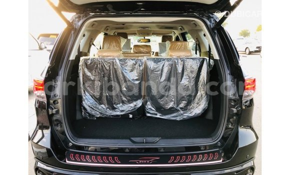 Nunua Imported Toyota Fortuner Nyeusi Gari ndani ya Import - Dubai nchini Uganda Nunua Imported Toyota Fortuner Nyeusi Gari ndani ya Import - Dubai nchini Uganda