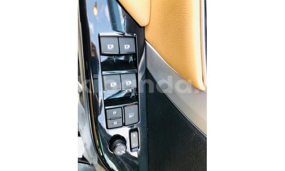 Nunua Imported Toyota Fortuner Nyeusi Gari ndani ya Import - Dubai nchini Uganda Nunua Imported Toyota Fortuner Nyeusi Gari ndani ya Import - Dubai nchini Uganda