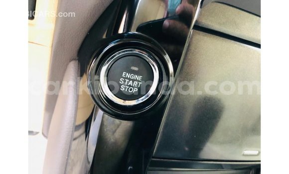 Gura Imported Toyota Prado White Imodoka i Import - Dubai mu Uganda Gura Imported Toyota Prado White Imodoka i Import - Dubai mu Uganda