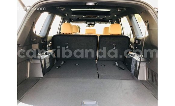 Acheter Import Voiture Kia Carens Blanc à Import - Dubai, Ouganda Acheter Import Voiture Kia Carens Blanc à Import - Dubai, Ouganda