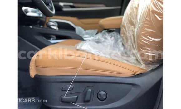 Acheter Import Voiture Kia Carens Blanc à Import - Dubai, Ouganda Acheter Import Voiture Kia Carens Blanc à Import - Dubai, Ouganda